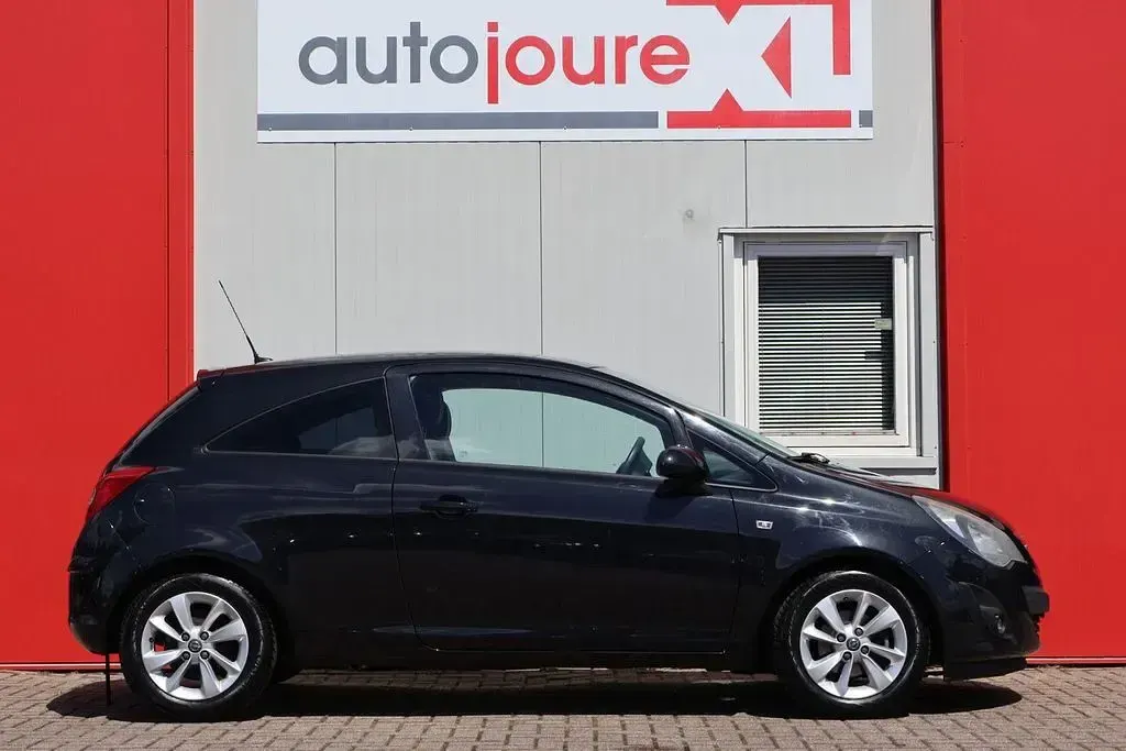 Gebraucht Opel Corsa Business 97 PS (71 kW) 2014 Schwarz Kleinwagen