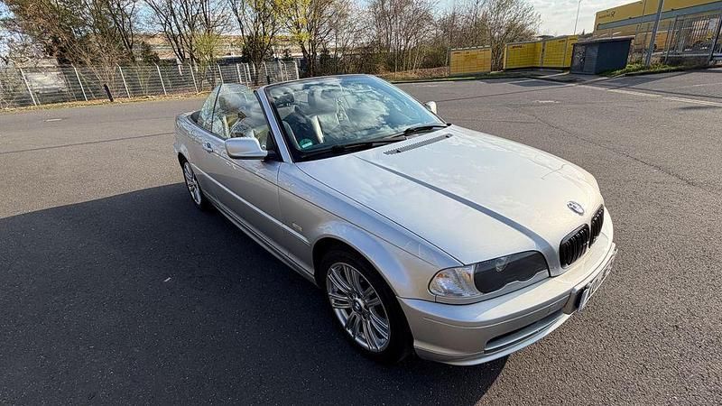 Gebraucht BMW 318 143 PS (105 kW) 2002 Silber Cabrio