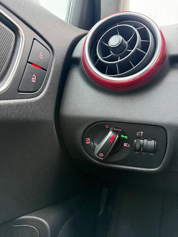 Second-hand Audi A1 86 CP (63 kW) 2012 Negru Hatchback