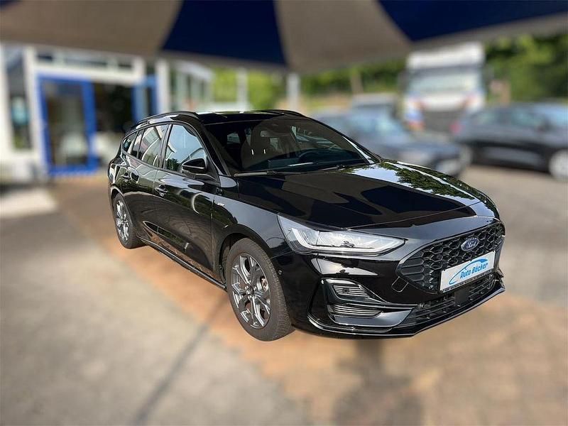Schwarz Gebraucht 2023 Ford Focus ST-Line X Limousine | 24.490 € (Etwas zu teuer) - Bild 1/4