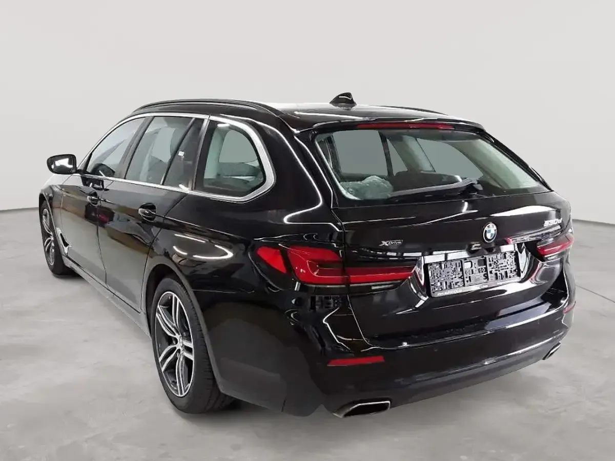 Gebraucht BMW 530 Sport Line 286 PS (210 kW) 2020 Schwarz uni Kombi