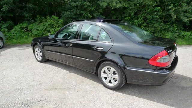 Gebraucht Mercedes E220 Elegance 170 PS (125 kW) 2007 Schwarz Limousine