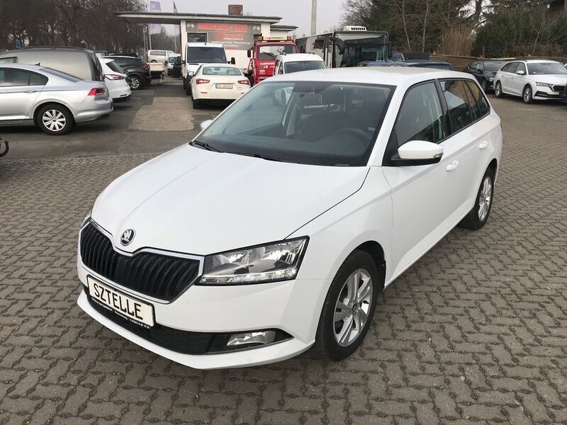Weiß Gebraucht 2021 Skoda Fabia Ambition Kombi | 10.990 € (Guter Preis) - Bild 1/4