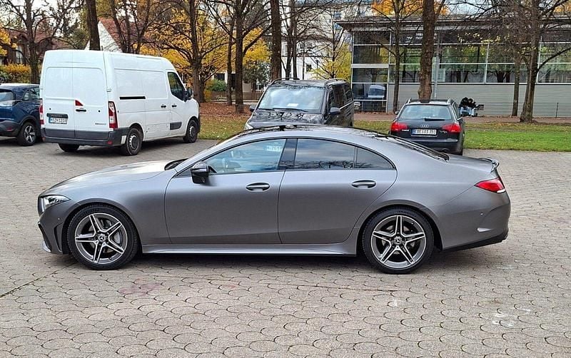 Grau Gebraucht 2023 Mercedes CLS220 AMG line Coupé | 45.699 € (Superpreis) - Bild 1/4