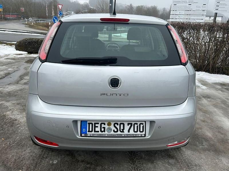 Gebraucht Fiat Punto Evo 69 PS (50 kW) 2012 Silber Kleinwagen