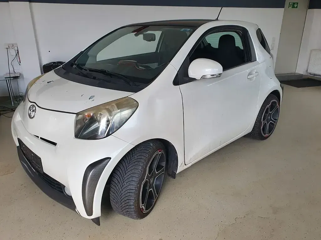 Gebraucht Toyota iQ 98 PS (72 kW) 2012 Weiß Kleinwagen