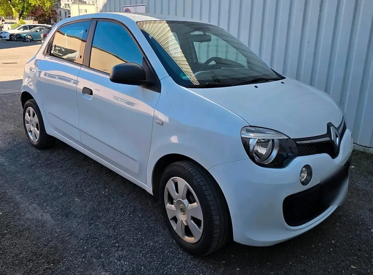 Second-hand Renault Twingo 69 CP (50 kW) 2016 Alb Hatchback