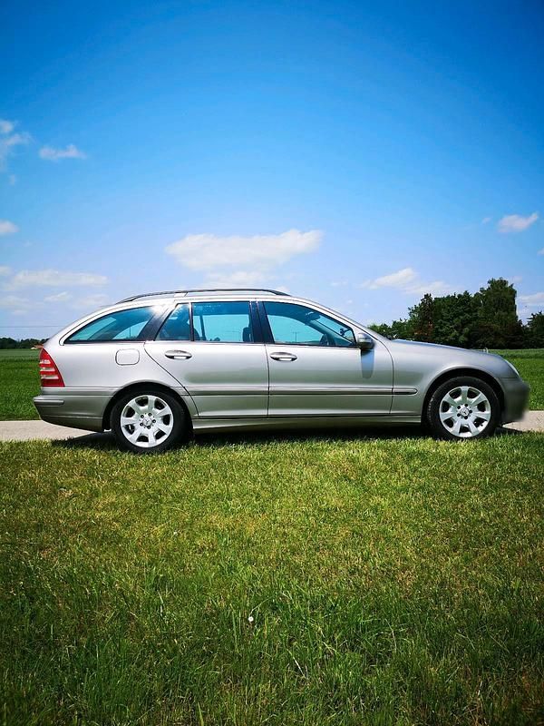 Gebraucht Mercedes C240 Elegance 170 PS (125 kW) 2005 Silber Kombi