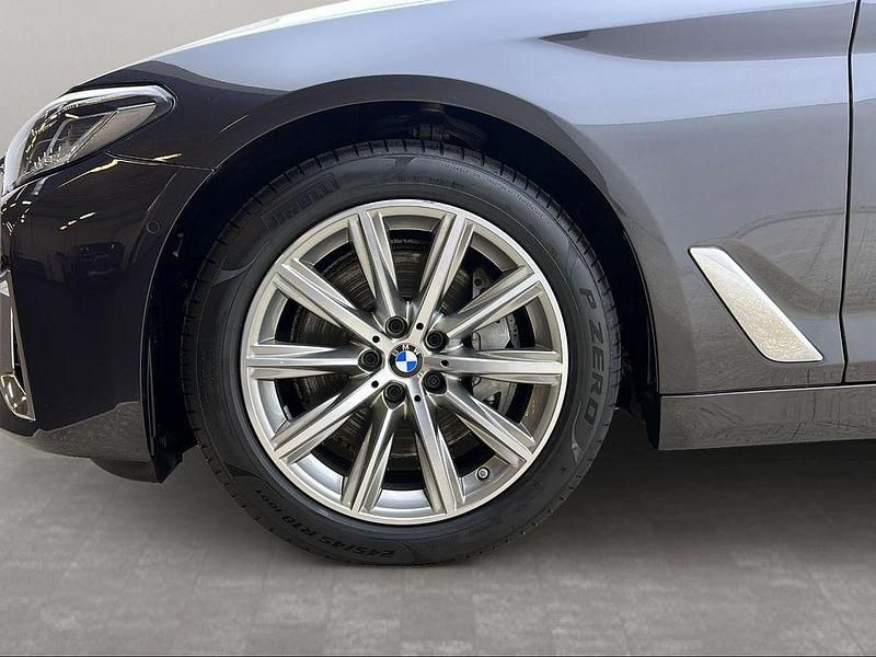 Gebraucht BMW 540 Efficient Dynamics 340 PS (250 kW) 2023 Grau Kombi