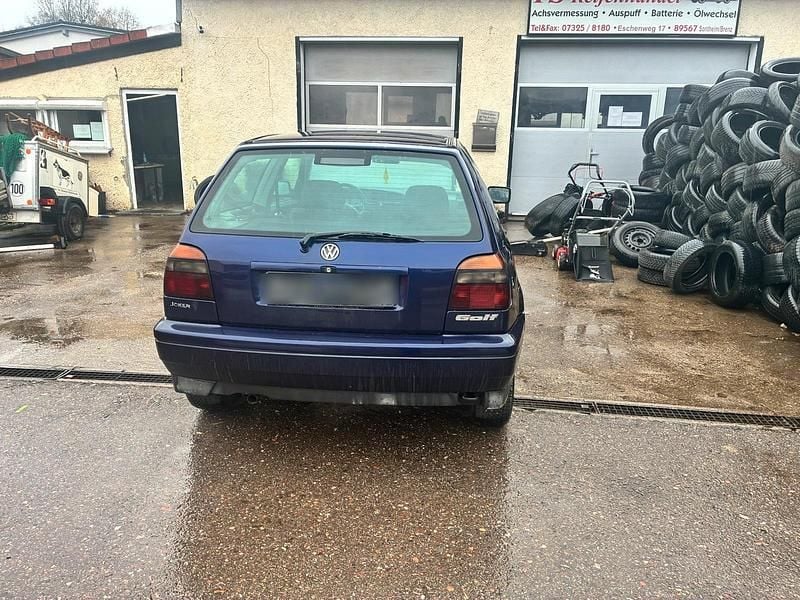 Gebraucht VW Golf III 60 PS (44 kW) 1997 Blau Kleinwagen
