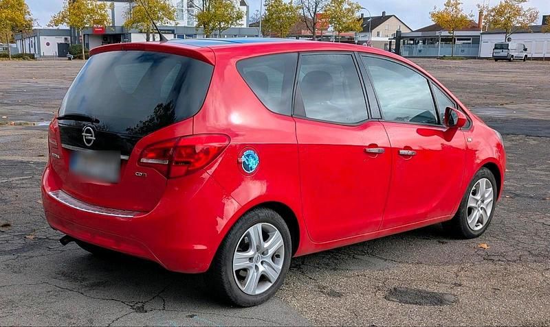 Gebraucht Opel Meriva 101 PS (74 kW) 2011 Rot Van / Kleinbus