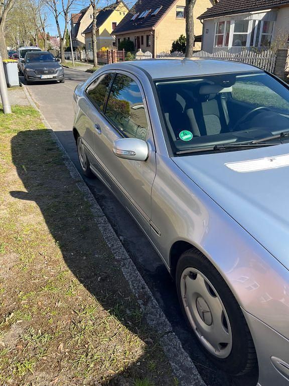 Gebraucht Mercedes C180 156 PS (114 kW) 2008 Silber Limousine
