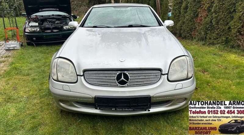 Grau Gebraucht 2002 Mercedes SLK230 Cabrio | 1.000 € (Superpreis) - Bild 1/4