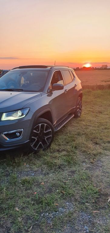 Grau Gebraucht 2020 Jeep Compass Limited SUV | 20.300 € (Fairer Preis) - Bild 1/4
