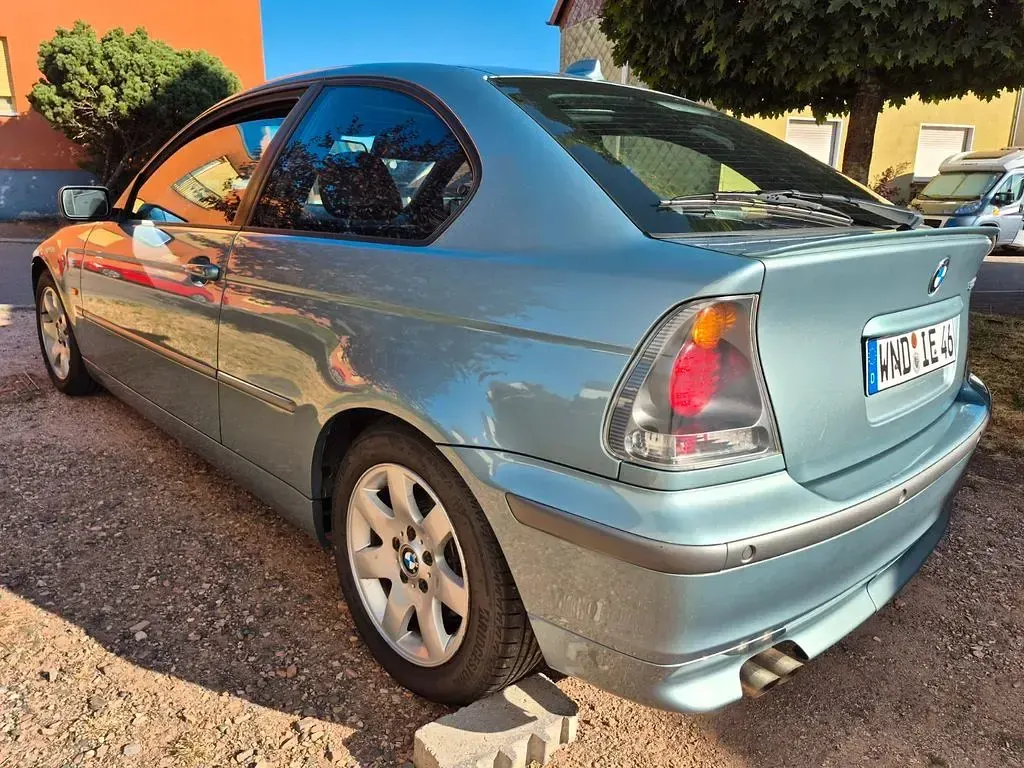 Gebraucht BMW 325 Sport Line 192 PS (141 kW) 2001 Blau Limousine