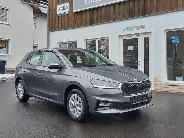 Neu Skoda Fabia Selection 95 PS (69 kW) 2025 Graphitegrau metallic Kleinwagen