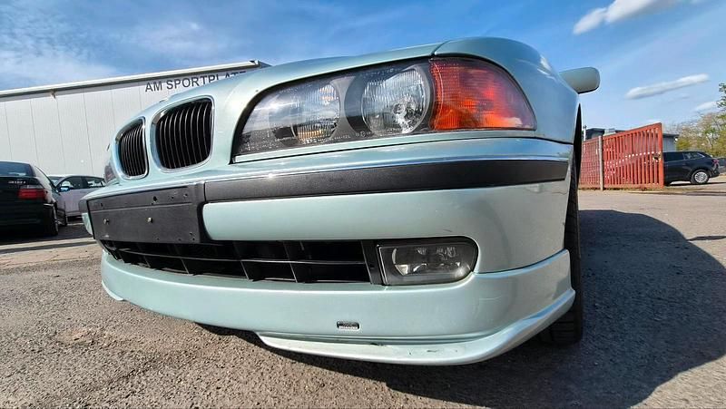 Second-hand BMW 328 Basis 193 CP (141 kW) 1996 Berlinǎ