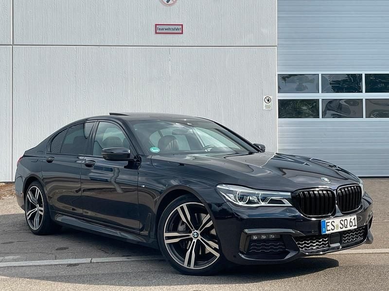 Gebraucht BMW 740 M Sport 320 PS (235 kW) 2018 Schwarz Limousine