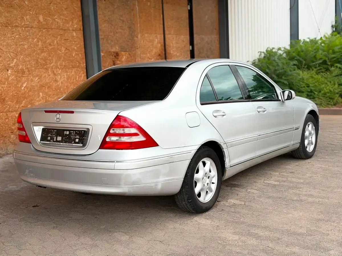 Gebraucht Mercedes C180 Elegance 129 PS (94 kW) 2000 Silber Limousine