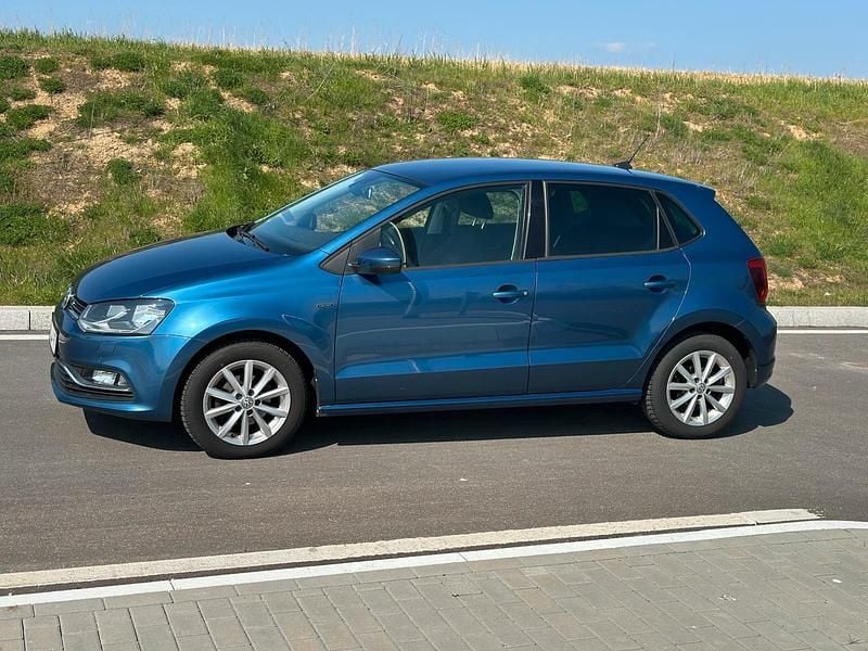 Gebraucht VW Polo LOUNGE 90 PS (66 kW) 2016 Blau Kleinwagen