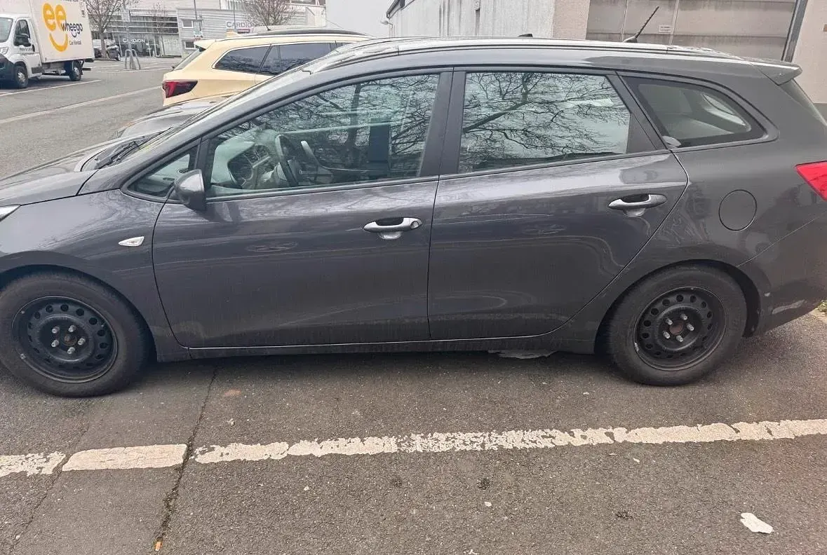 Gebraucht Kia Ceed 110 PS (80 kW) 2014 Grau Kleinwagen