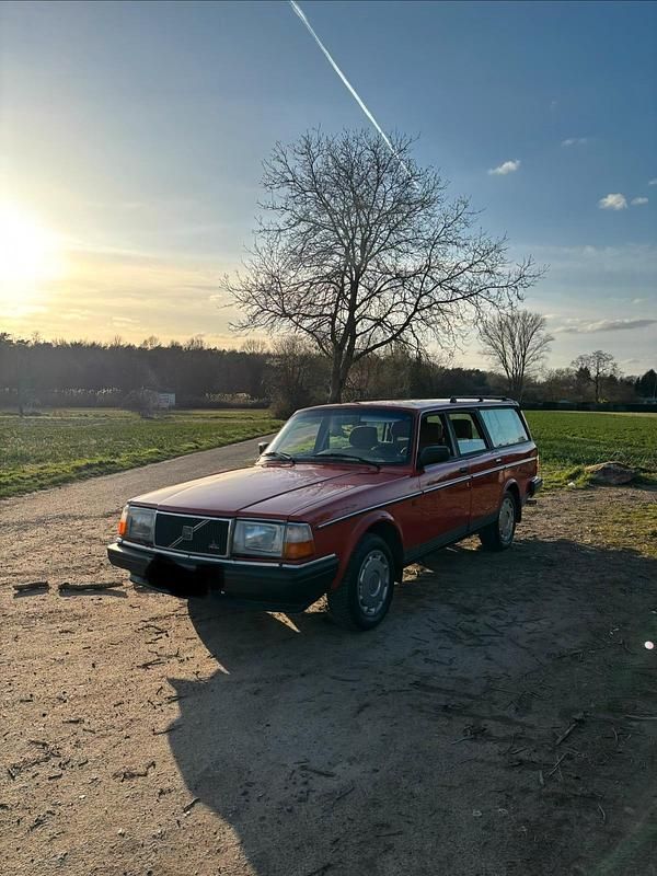 Gebraucht Volvo 240 116 PS (85 kW) 1992 Rot Kombi
