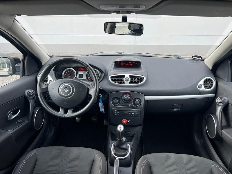 Gebraucht Renault Clio II Dynamique 75 PS (55 kW) 2011 Schwarz Limousine