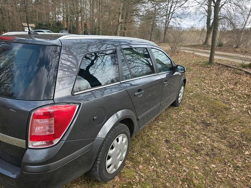 Gebraucht Opel Astra 140 PS (102 kW) 2009 Grau Kombi