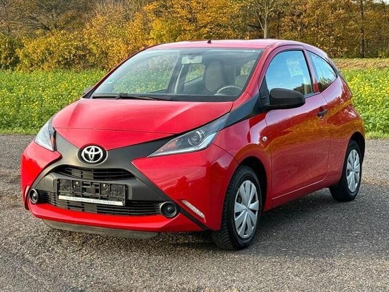 Gebraucht Toyota Aygo Business Edition 69 PS (50 kW) 2018 Rot Kleinwagen