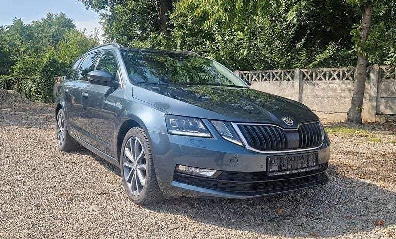 Grau Gebraucht 2019 Skoda Octavia Soleil Kombi | 17.200 € (Fairer Preis) - Bild 1/4