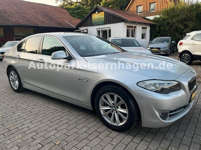 Gebraucht BMW 520 Luxury Line 184 PS (135 kW) 2011 Silber Limousine