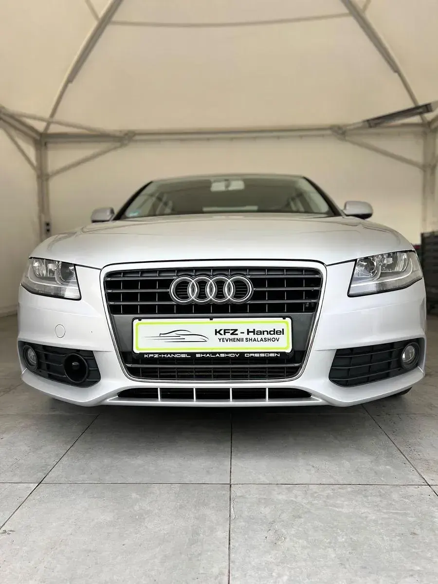 Używany Audi A4 Attraction 120 KM (88 kW) 2010 Srebrny Sedan/Limuzyna