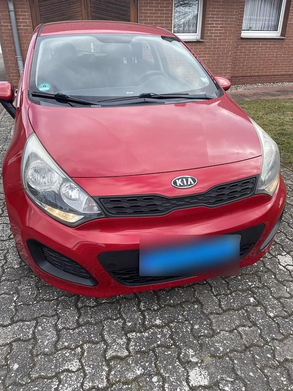 Gebraucht Kia Rio Edition 7 108 PS (79 kW) 2011 Rot Kleinwagen