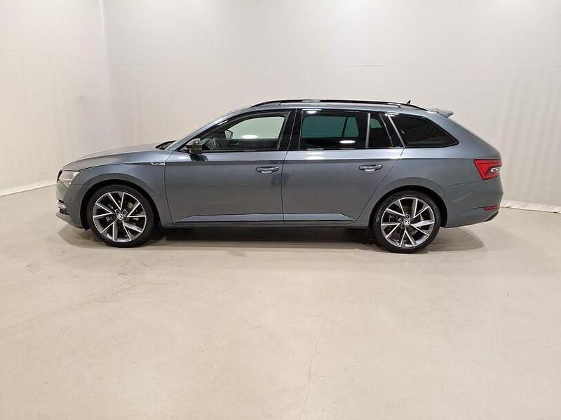 Gebraucht Skoda Superb SportLine 150 PS (110 kW) 2021 Quarzgrau metallic Kombi