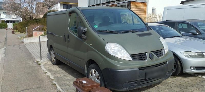Gebraucht Renault Trafic 90 PS (66 kW) 2014 Grün Van / Kleinbus