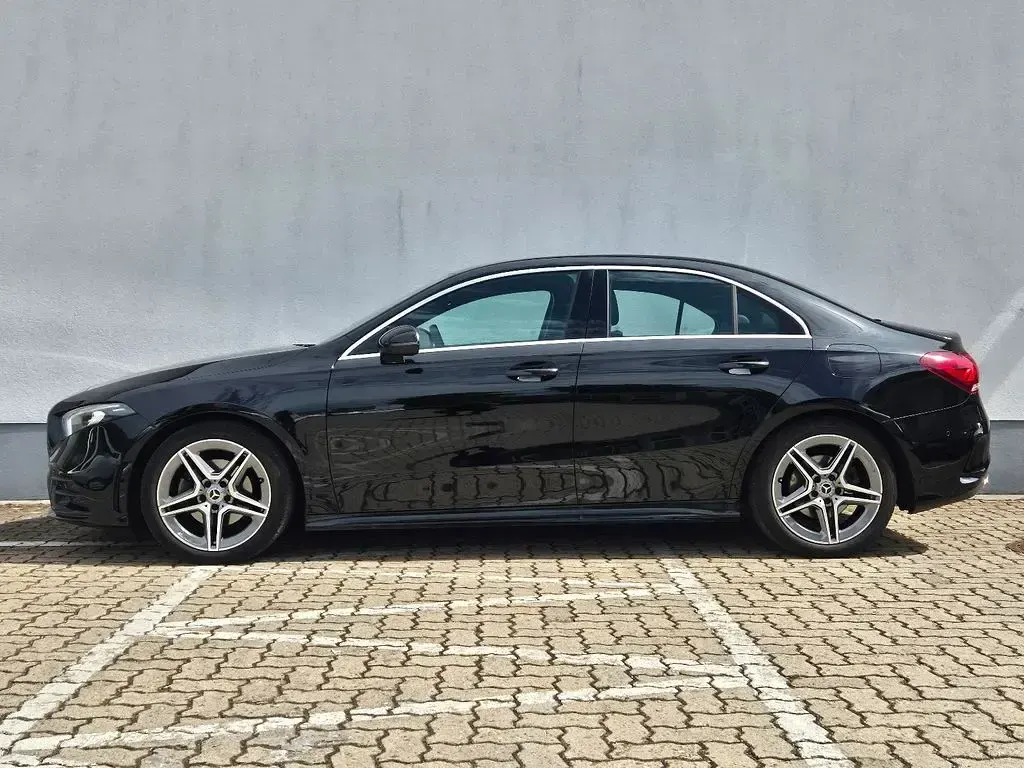 Gebraucht Mercedes A200 AMG 163 PS (119 kW) 2022 Schwarz Limousine