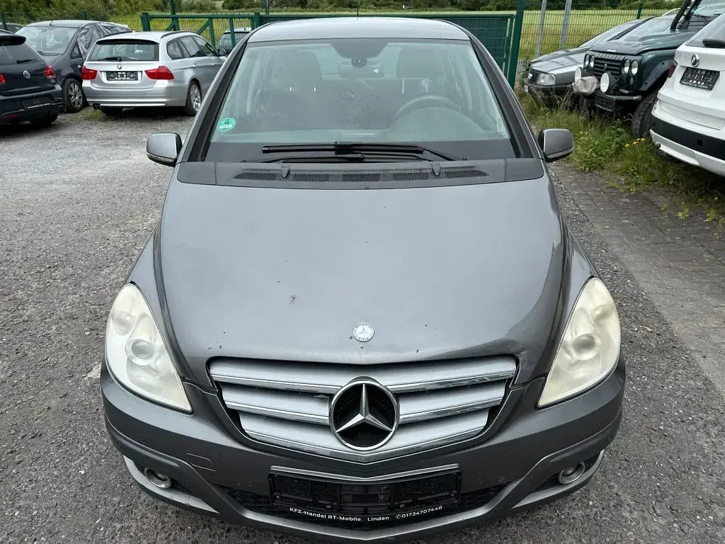 Gebraucht Mercedes B180 109 PS (80 kW) 2009 Grau Van / Kleinbus