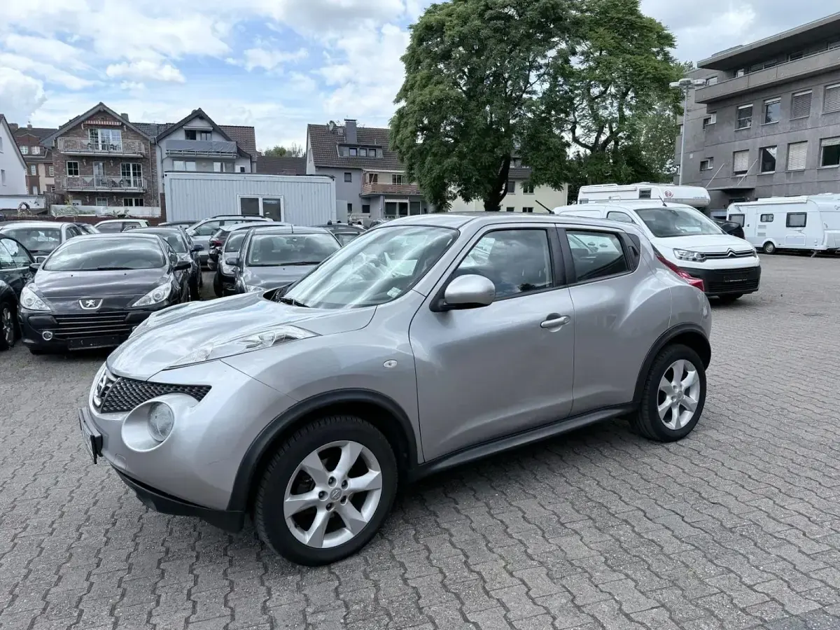 Gebraucht Nissan Juke Acenta 117 PS (86 kW) 2011 Silber SUV