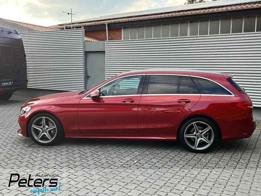 Gebraucht Mercedes C300 AMG line 245 PS (180 kW) 2017 Hyazinthrot Kombi