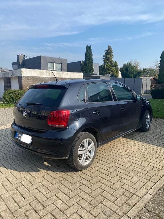 Gebraucht VW Polo Life 69 PS (50 kW) 2014 Schwarz Limousine