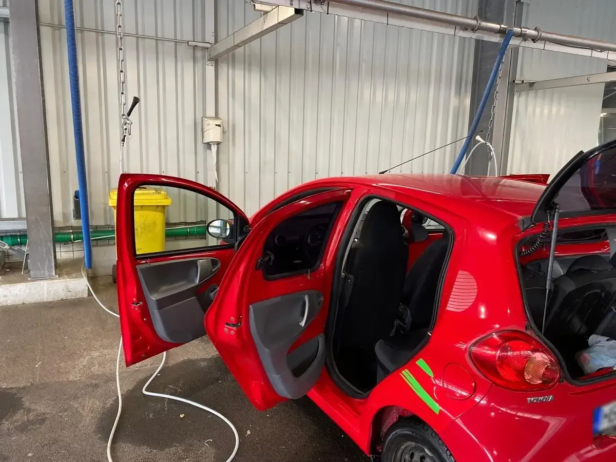 Gebraucht Toyota Aygo 67 PS (49 kW) 2008 Rot Kleinwagen