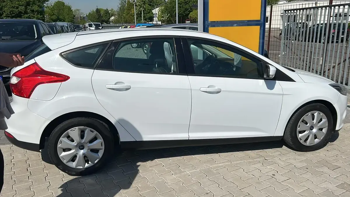 Second-hand Ford Focus 101 CP (74 kW) 2013 Alb Hatchback