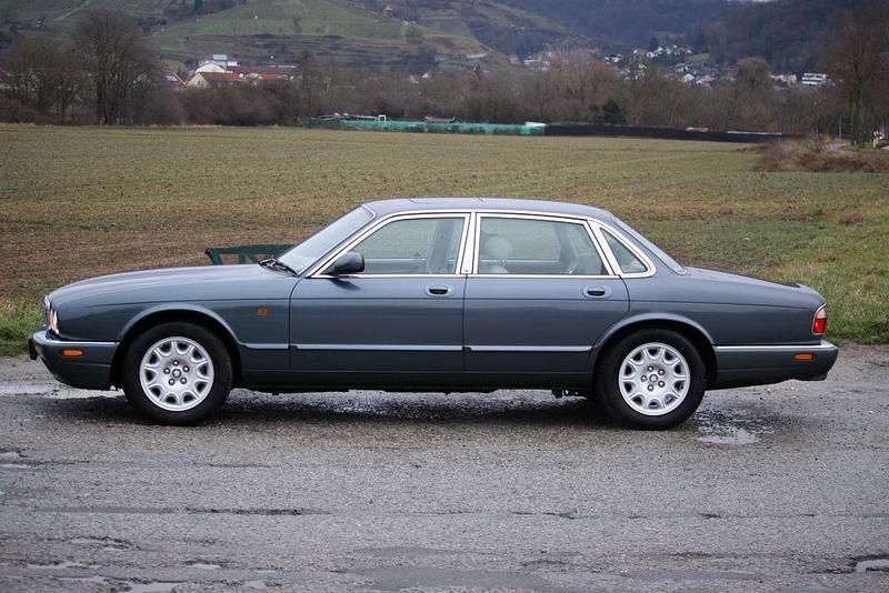 Gebraucht Jaguar XJ Sovereign 284 PS (208 kW) 1998 Grau Limousine