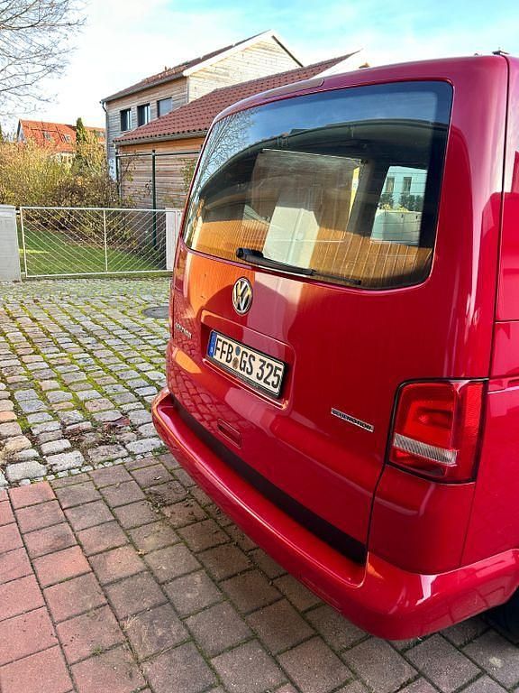 Gebraucht VW T5 114 PS (83 kW) 2011 Rot Van