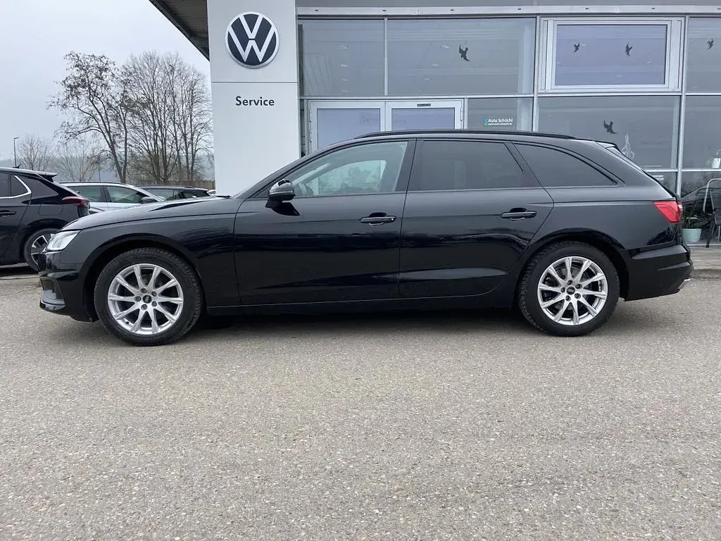 Gebraucht Audi A4 150 PS (110 kW) 2022 Midnight schwarz metallic Kombi