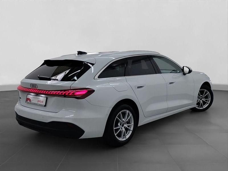 Gebraucht Audi A5 Sport 204 PS (150 kW) 2025 Weiß Kombi
