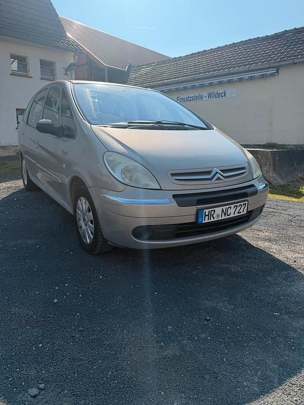 Gebraucht Citroën Xsara 110 PS (80 kW) 2004 Gold Van / Kleinbus