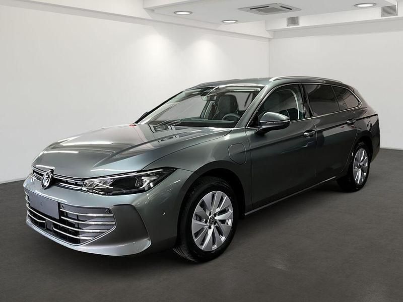 Grau Neu 2025 VW Passat Business Kombi | 55.900 € (Fairer Preis) - Bild 1/4