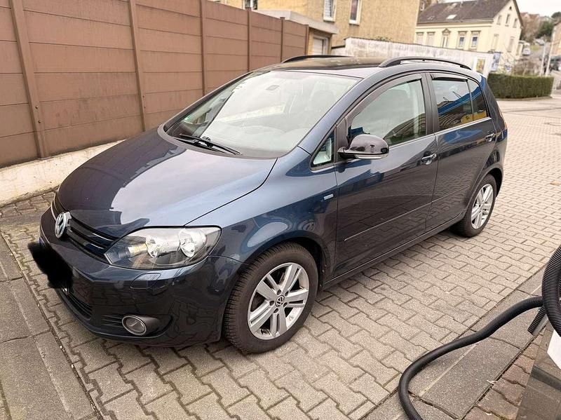 Gebraucht VW Golf VII Match 105 PS (77 kW) 2012 Blau Kleinwagen