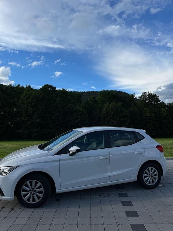Weiß Gebraucht 2019 Seat Ibiza Style Kleinwagen | 14.000 € (Fairer Preis) - Bild 1/4